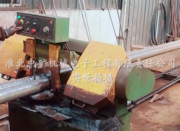 生產(chǎn)車間.管材切割機(jī).